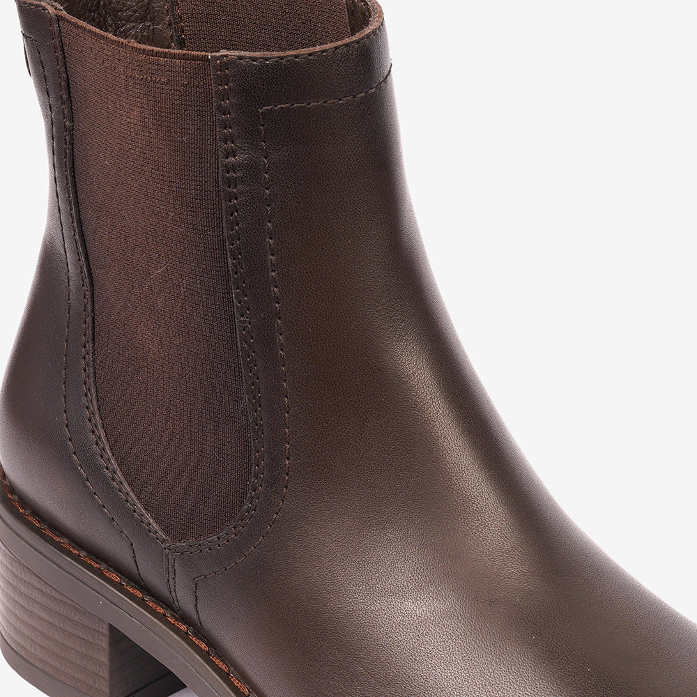 4K2OB34030 Chelsea Boots